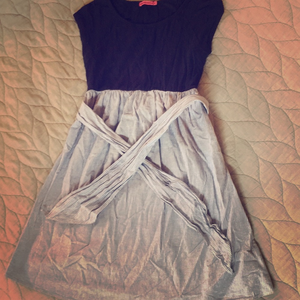 Maternal America Maternity Dress - Medium